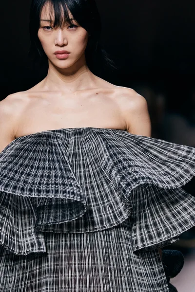 Look 12
